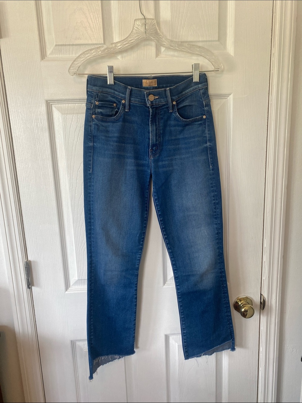 MOTHER Women’s Insider Crop Step Fray Straight Leg Jeans in Blue moon